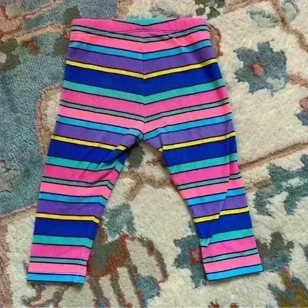 Okie dokie vintage striped Raine bow leggings. No flaws. Babygirl 95% cotton - Picture 2 of 2